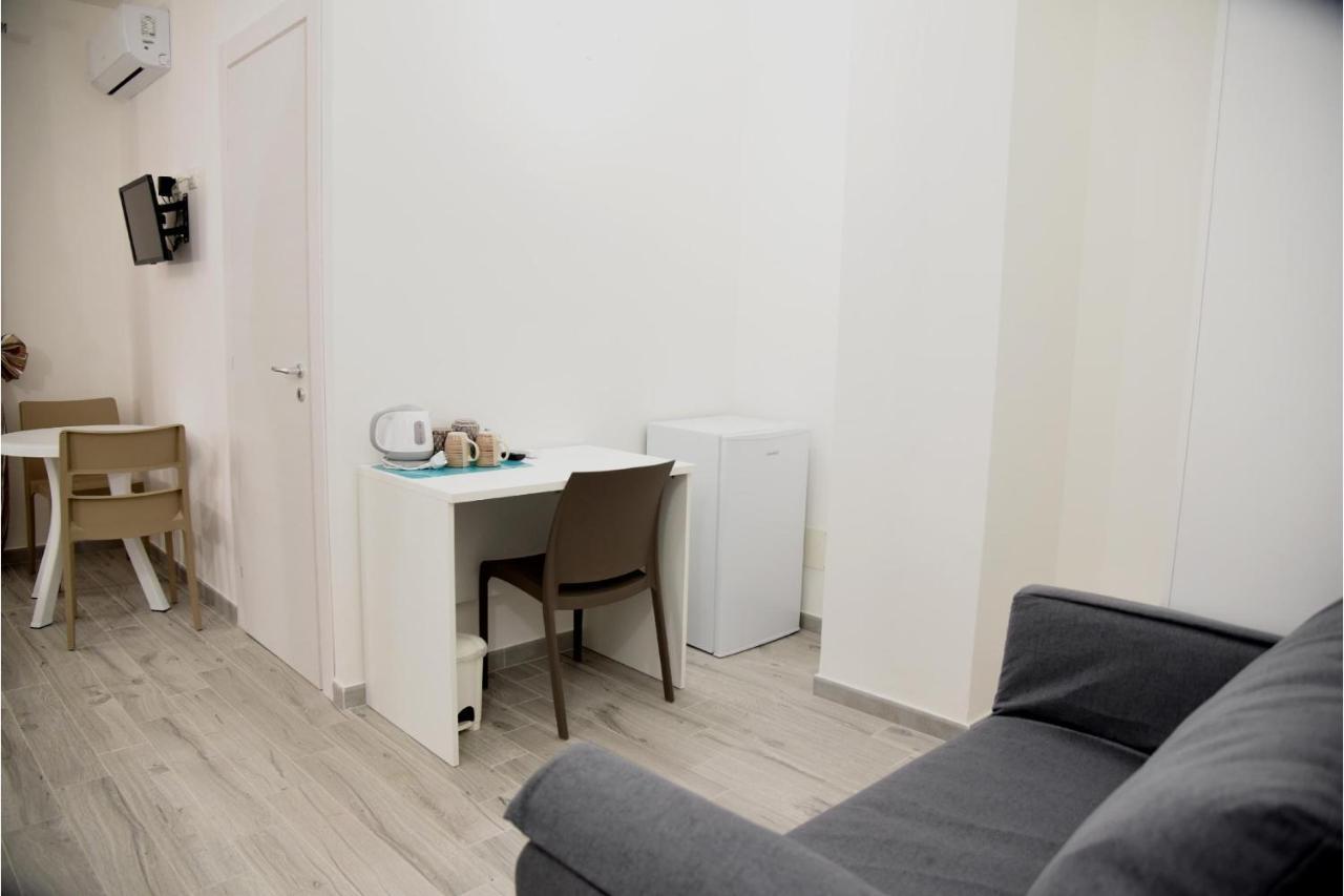 In Centro Rooms Vicino Cefalu Self-Chek-In Кампофеліче-ді-Роччелла Екстер'єр фото