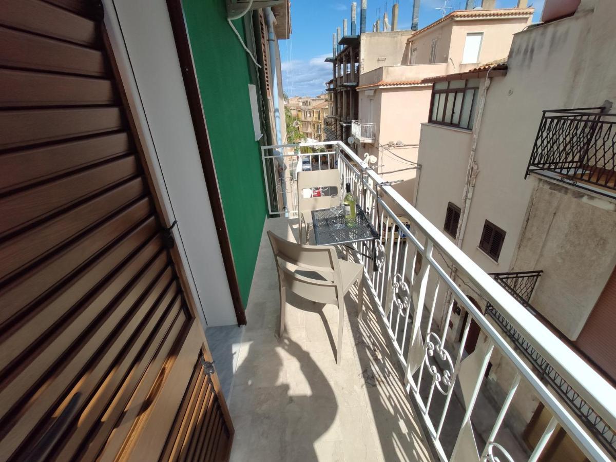 In Centro Rooms Vicino Cefalu Self-Chek-In Кампофеліче-ді-Роччелла Екстер'єр фото