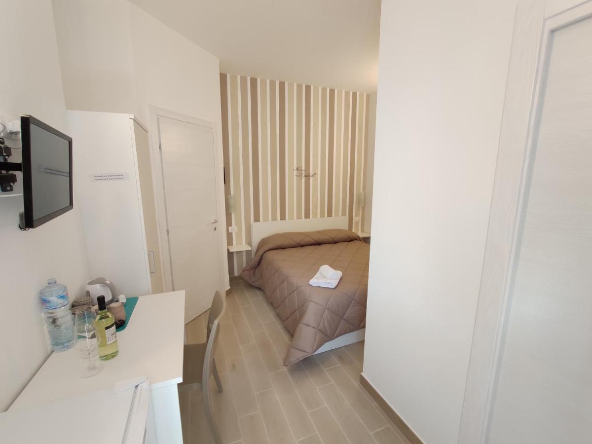 In Centro Rooms Vicino Cefalu Self-Chek-In Кампофеліче-ді-Роччелла Екстер'єр фото
